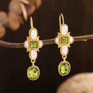 Anthro Asymmetric Green Crystal & Pearl Earrings – Gold Artistic Dangle Design